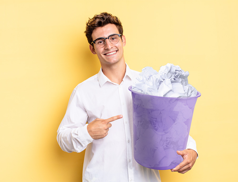 CESTO DE PAPEIS EM PLASTICO LIDERPAPEL ECOUSE 100% RECICLADO LAVANDA TRANSLUCIDO 13 LITROS 275X285 MM