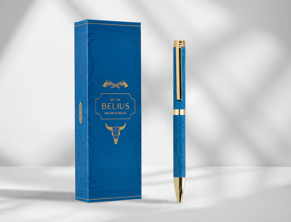 ESFEROGRAFICA BELIUS WILD WEST ALUMINIO COR AZUL MARINHO DOURADO TINTA COR AZUL CAIXA DE DESIGN